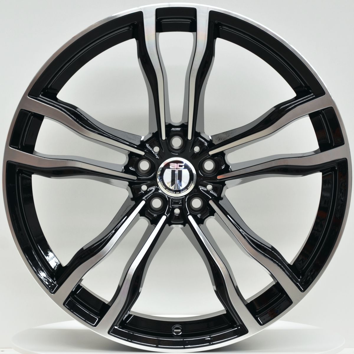 F05 22 Inch Staggered Black Machined - BMW X5/X6 – Wheel Dealer